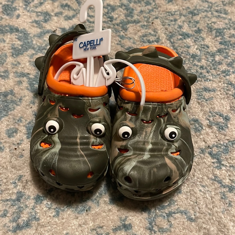 Capelli New York Crocodile waterproof shoes